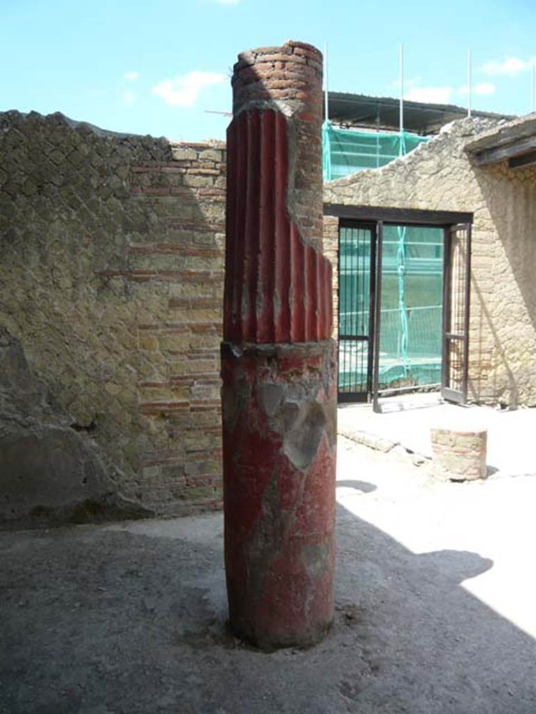Ins. Or.I.2, Herculaneum. August 2013. Looking north-west towards entrance doorway. Photo courtesy of Buzz Ferebee.